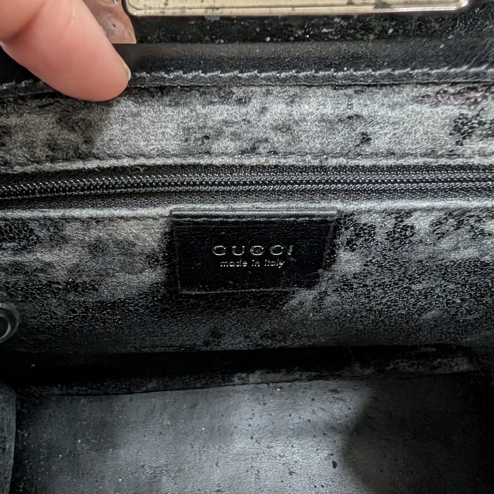 Gucci Shoulder Bag - Picture 9 of 15